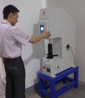 HRC洛氏硬度檢測(cè)設(shè)備 HRC洛氏硬度檢測(cè)設(shè)備
