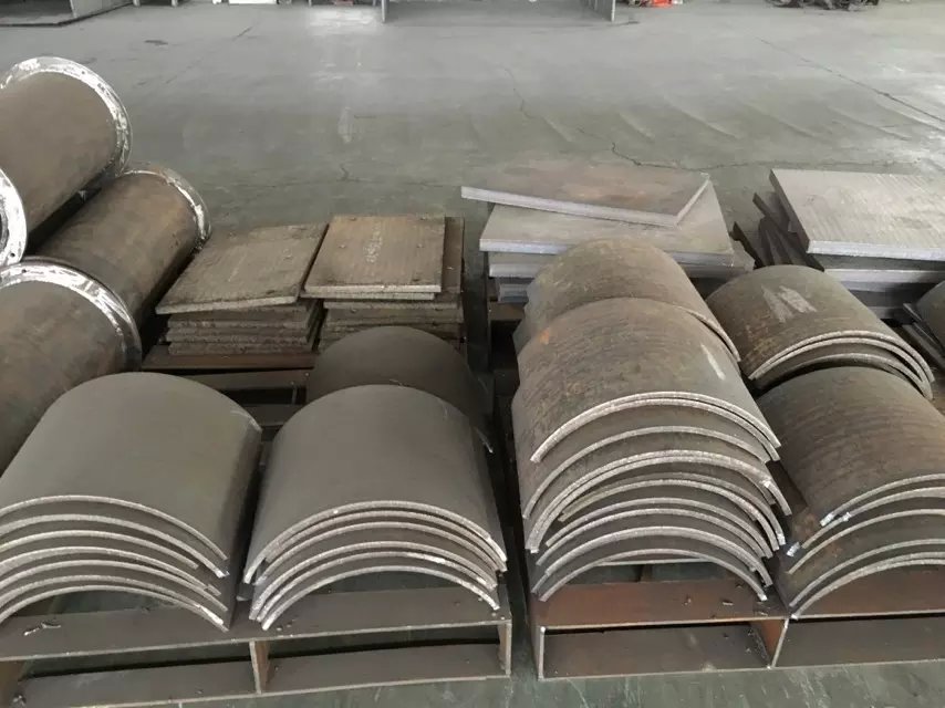 碳化鉻耐磨鋼板制作的護(hù)瓦 碳化鉻耐磨鋼板制作的護(hù)瓦